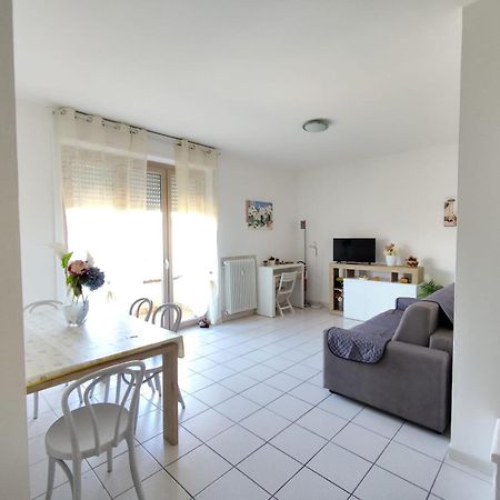 Residenza Tiziana Apartman Luino Kültér fotó