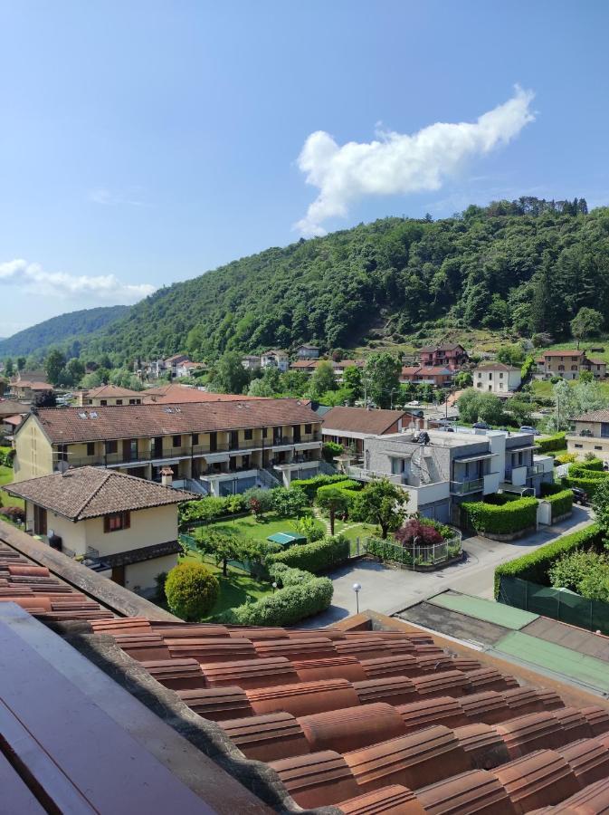 Residenza Tiziana Apartman Luino Kültér fotó